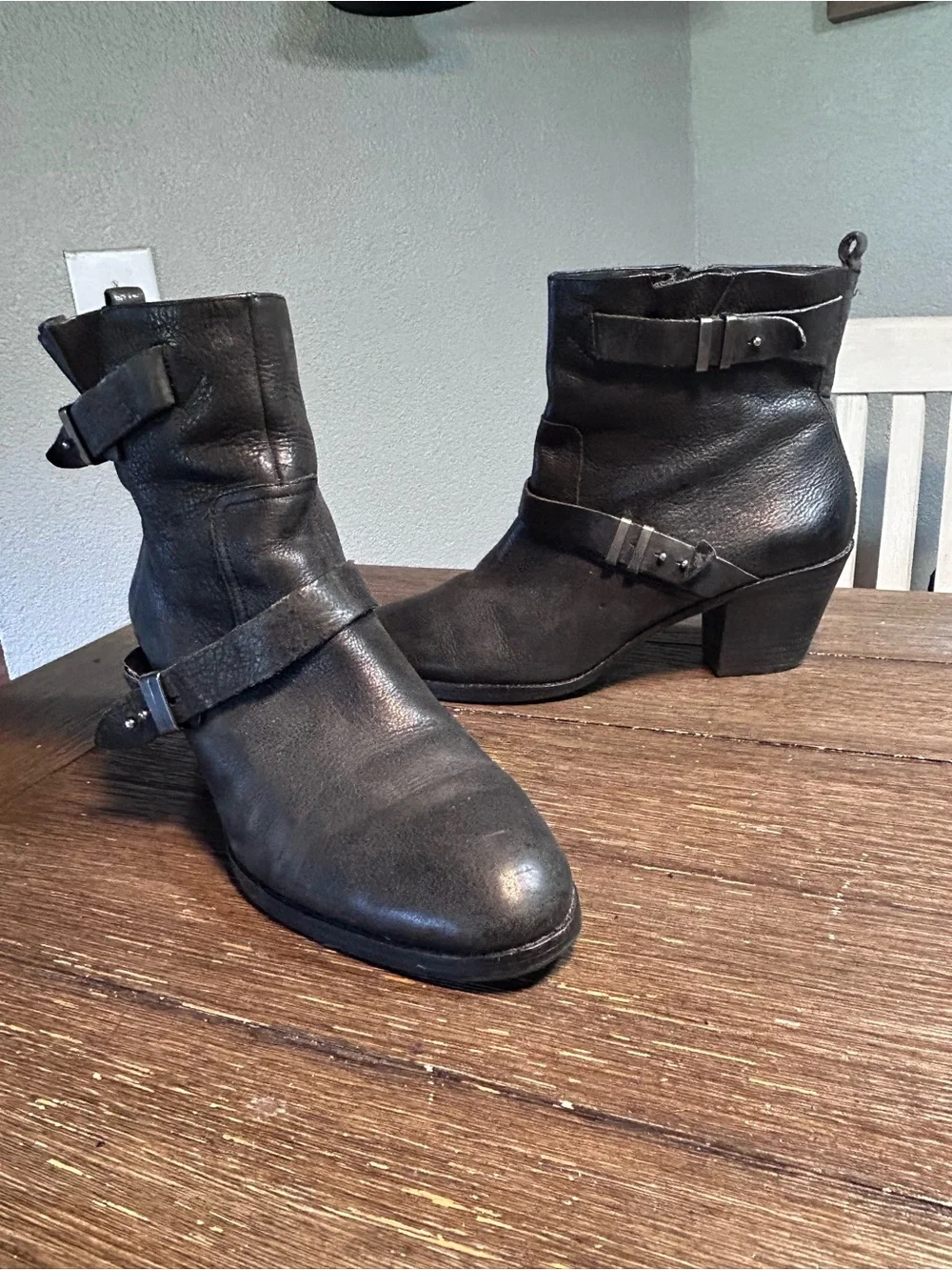 Gray Sals fifth Avenue Motto boots size 10